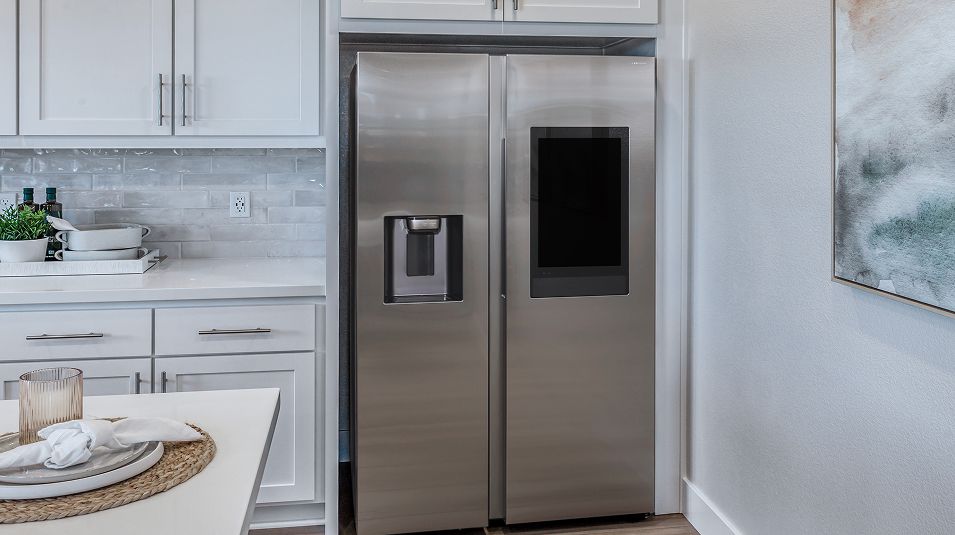 Mezzano Lakeshore EI Kitchen Refrigerator