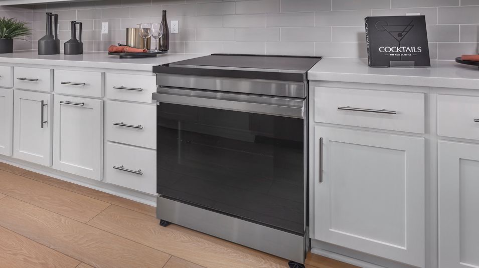 Maggiore Lakeshore EI Kitchen Range