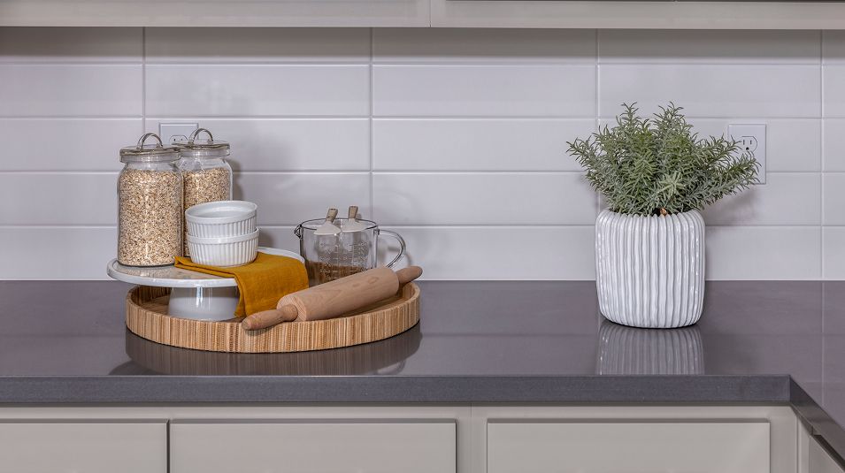 Maggiore Lakeshore EI Kitchen Backsplash