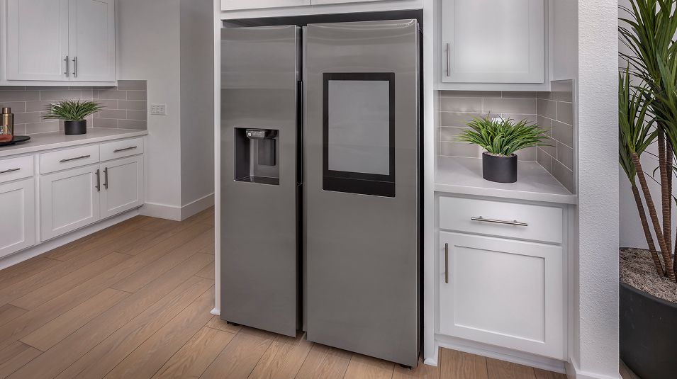 Maggiore Lakeshore EI Kitchen Refrigerator
