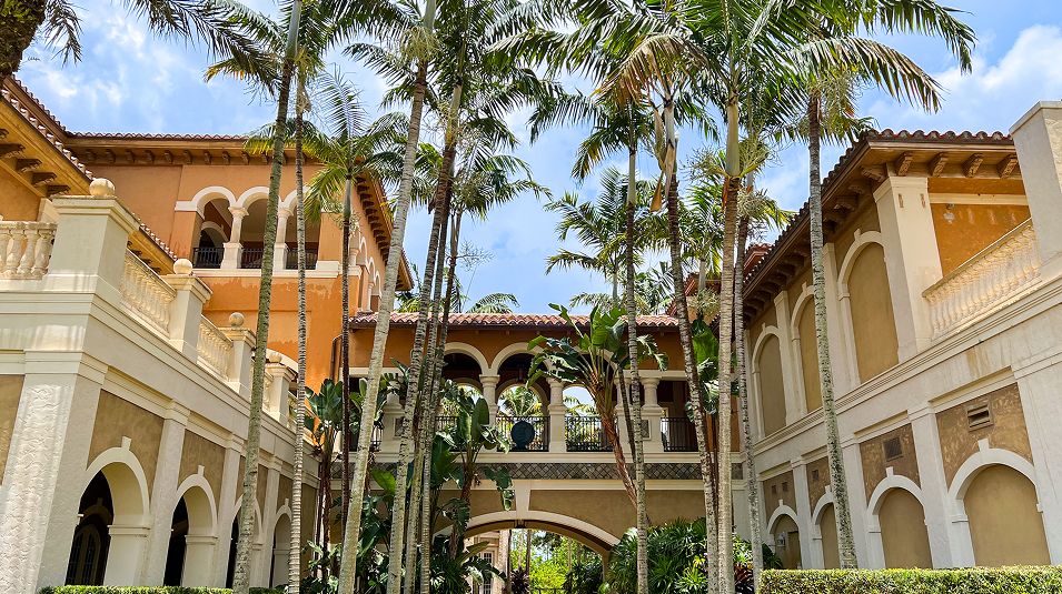 Tesoro Amenity Clubhouse Front 5