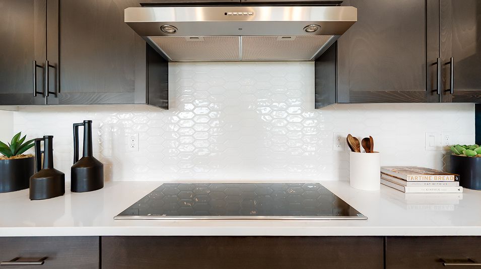 Camas Heights Windsor EI Backsplash Cooktop F1