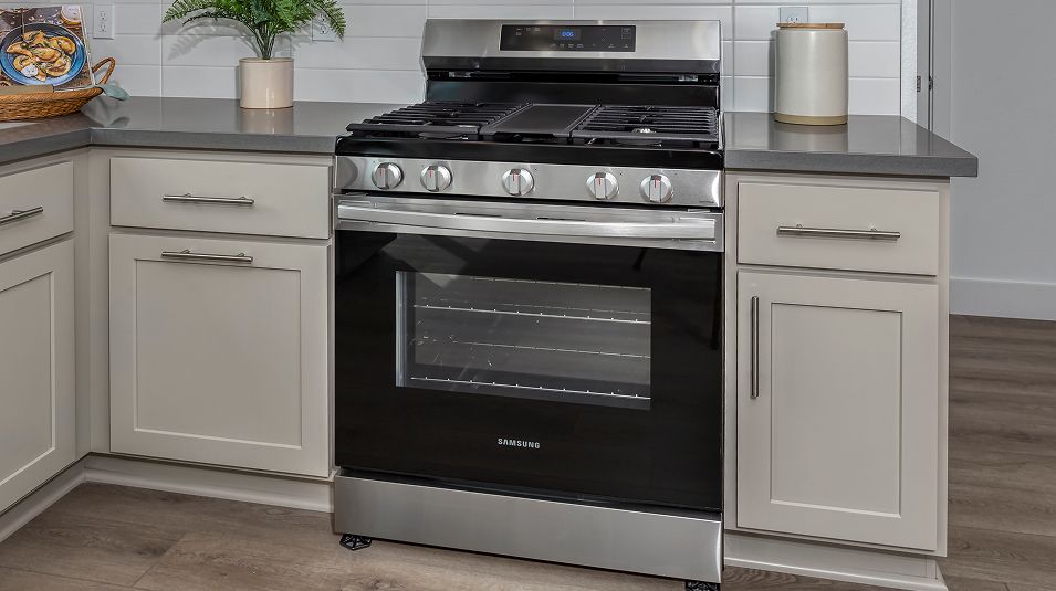 Bradford at Baldwin Ranch Kitchen EI Range