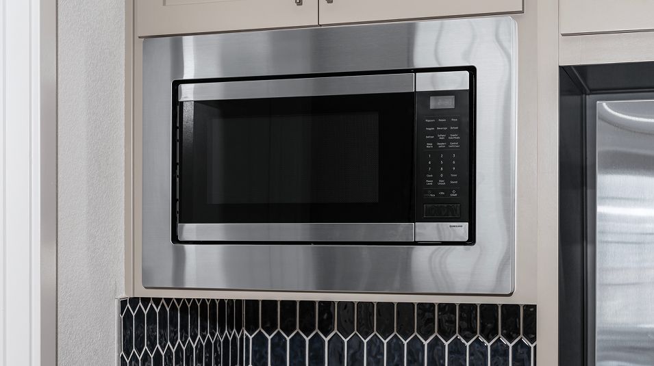Lilac Ridge at Lagoon Valley EI Kitchen Microwave