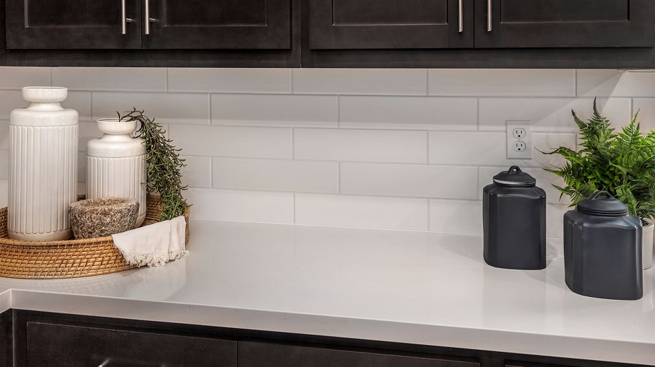 Hillview Res2 EI Kitchen Quartz Countertop