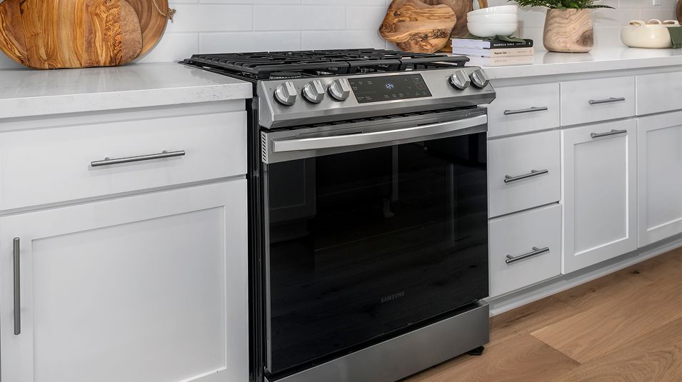 Magnolia at Baldwin Ranch Kitchen EI Range