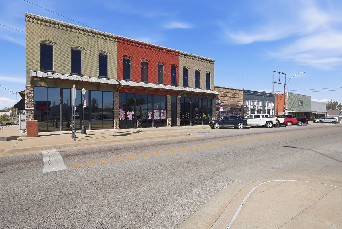 Mc Loud Broadway Ave 3of3