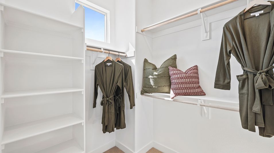 Aria Metro Heights Res3 Owners WIC 1of2 F3