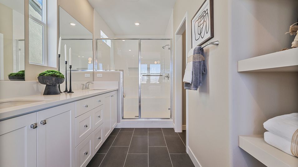 Jewel Valencia Res2 Owners Bath 2of3 F3