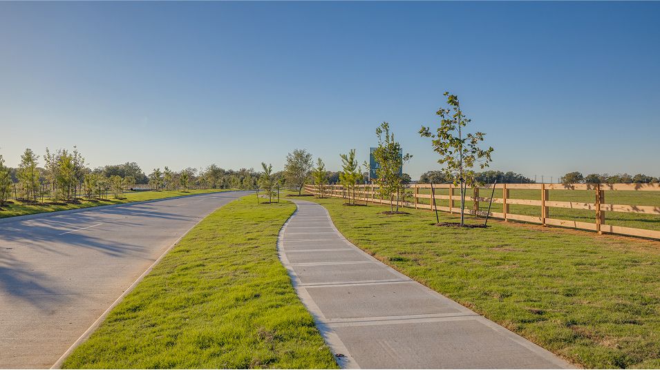 Emberly Amenity Trails 3of4 091225