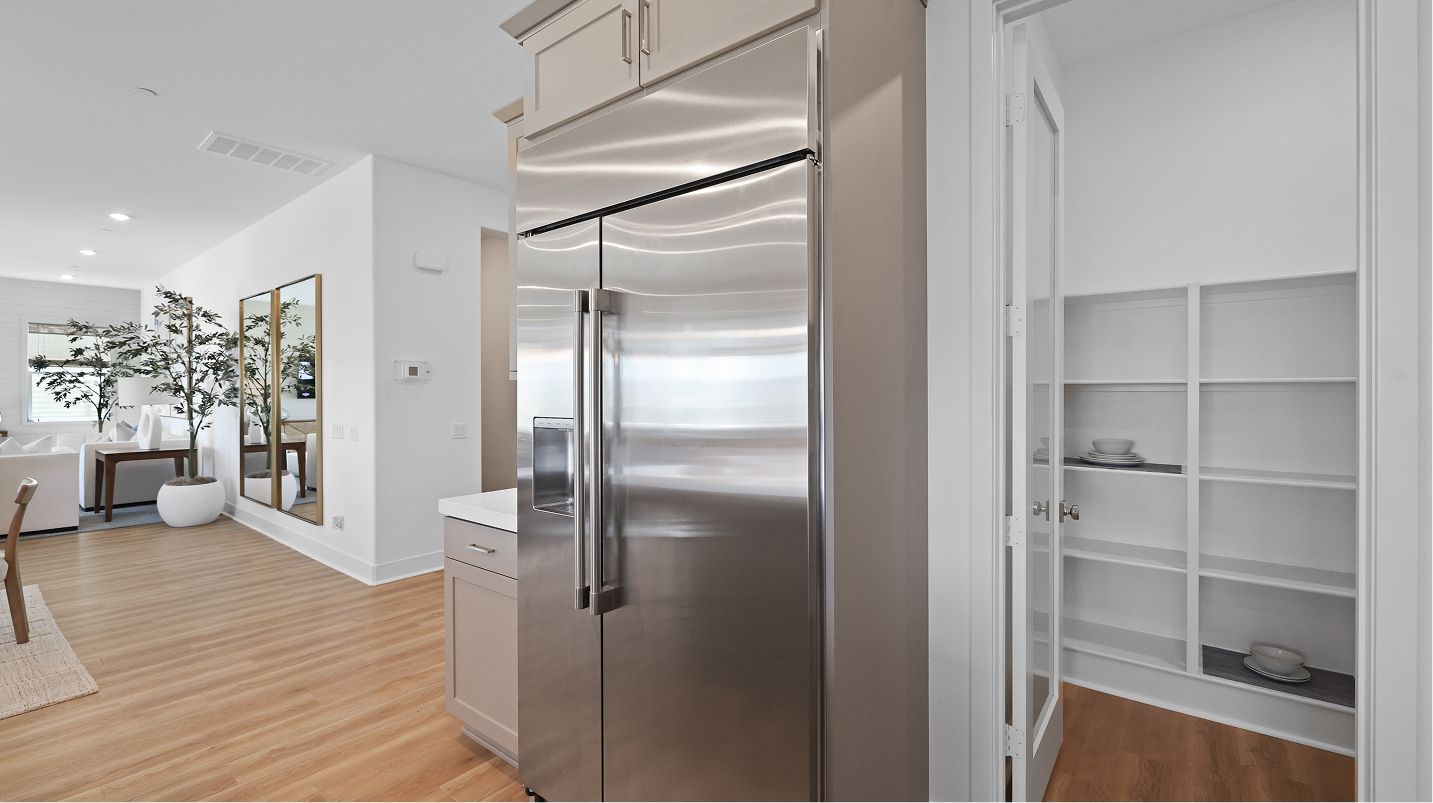 Campana Tesoro Highlands Res3 Kitchen Fridge Pantry F1