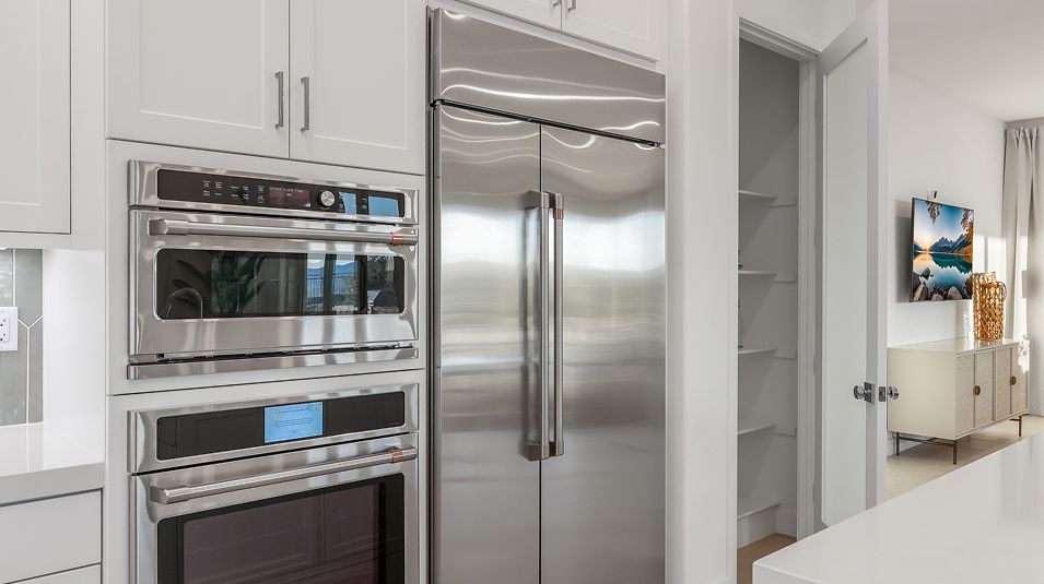 Estrada Tesoro Highlands Res1 Kitchen 6of14 F1