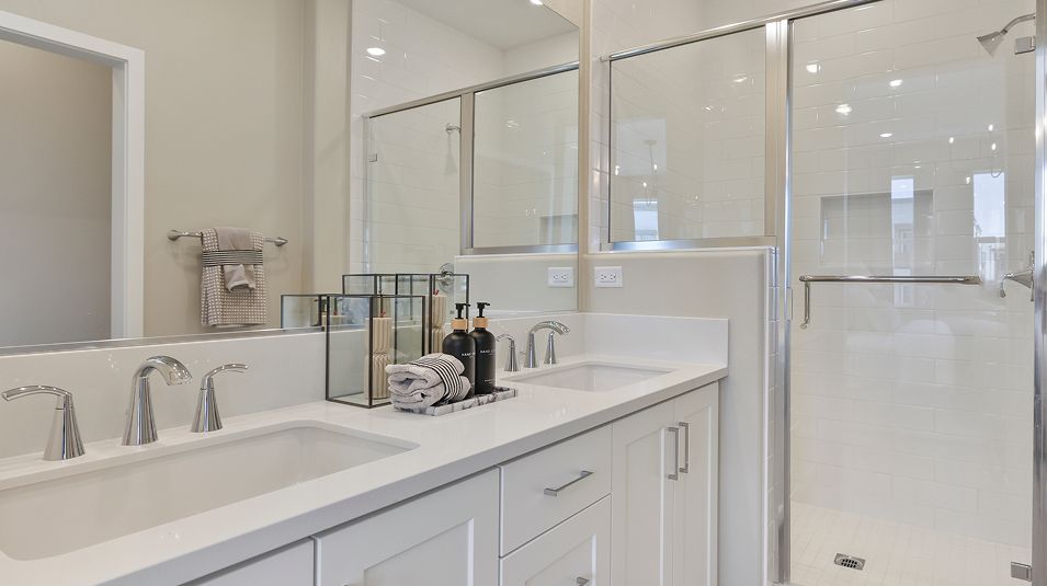 Coral Valencia Res3 Owners Bath 1of3 F3