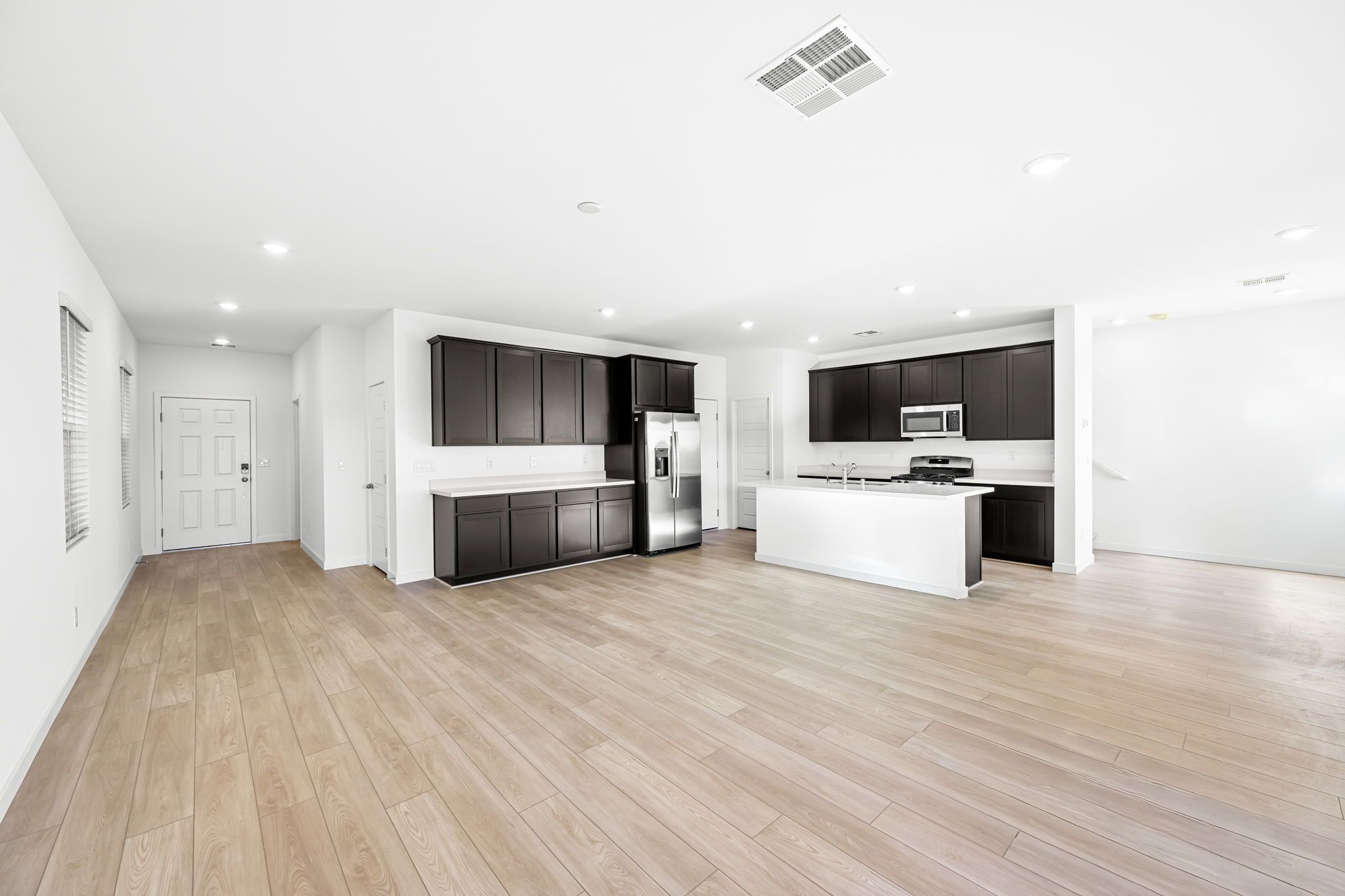 20 web or mls Lennar  8373 W  Rochelle Ave 05