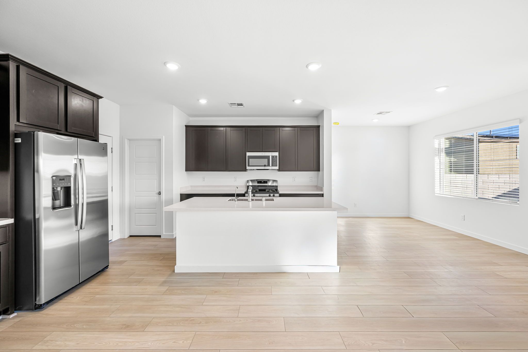 23 web or mls Lennar  8373 W  Rochelle Ave 10
