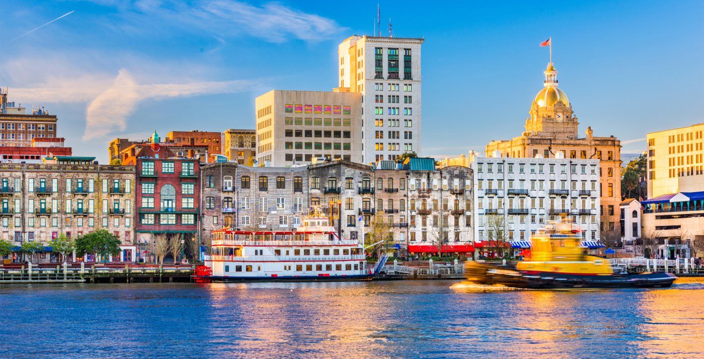 Nearby restaurants and shopping