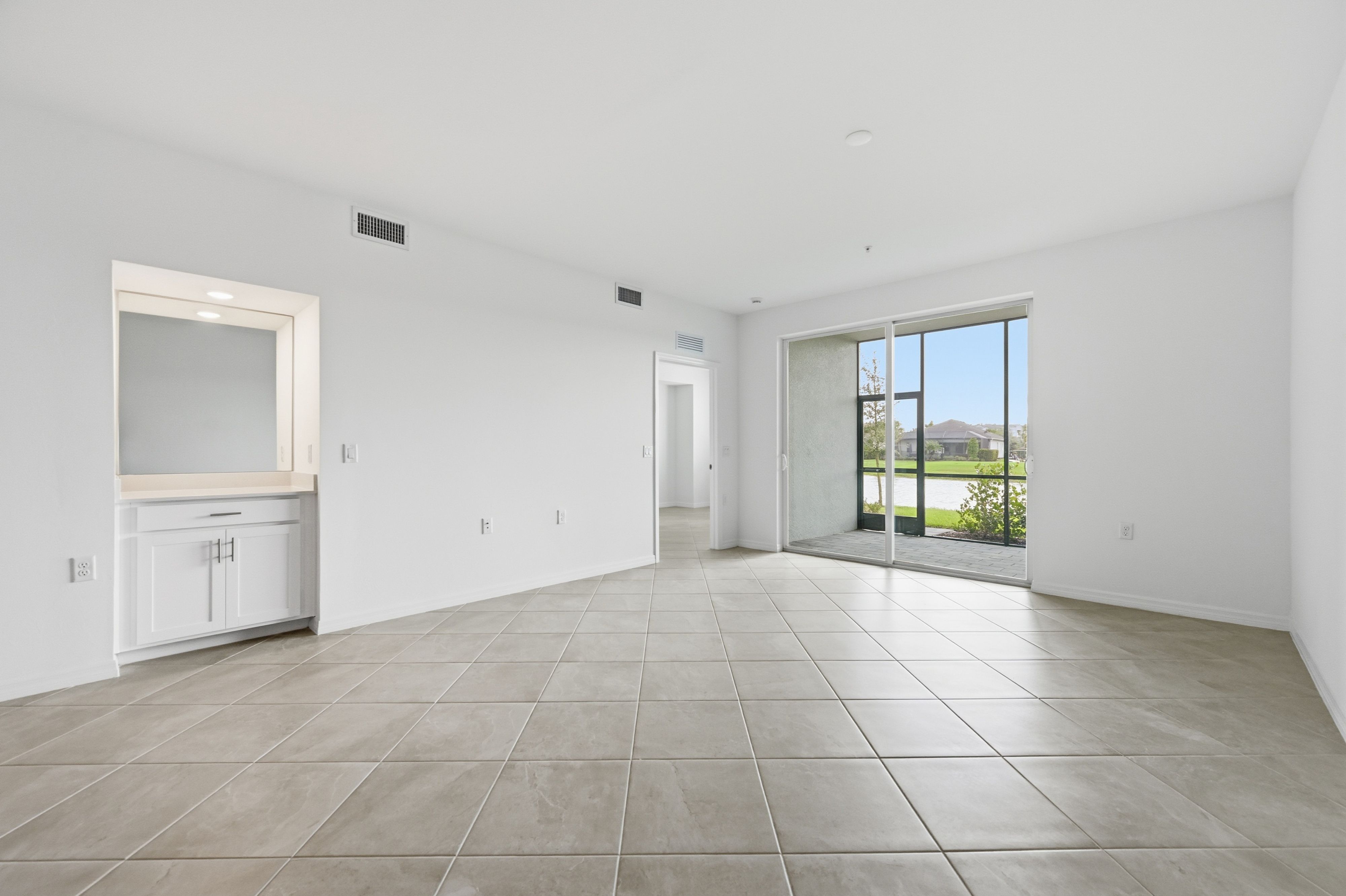 5410 Double Eagle Cir #2212 (Bromelia II)