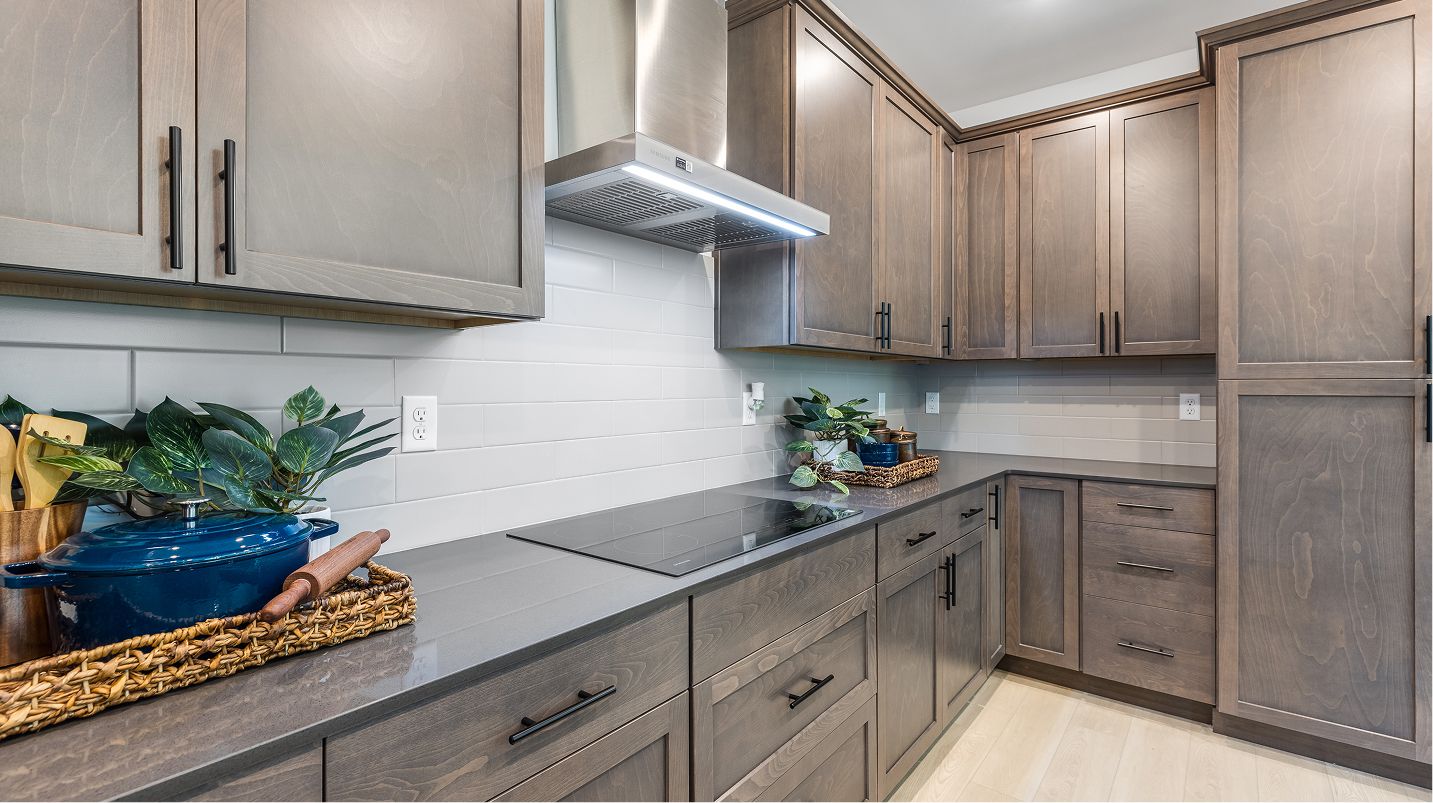 Manor Ten Trails Mountain View Hickory II EI Kitchen 2of7 F1