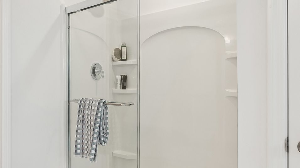 Fieldsof Winslow Cove EI Owners Shower