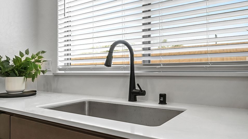 Solana Riverstone EI Sink F1