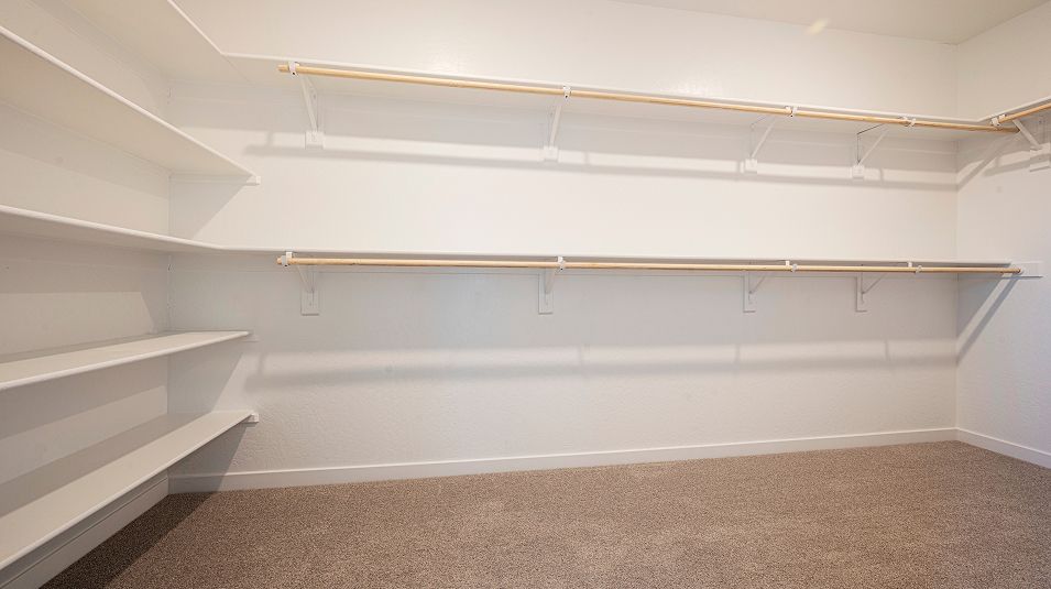 Choral Series Sterling Acres EI Walkin Closet