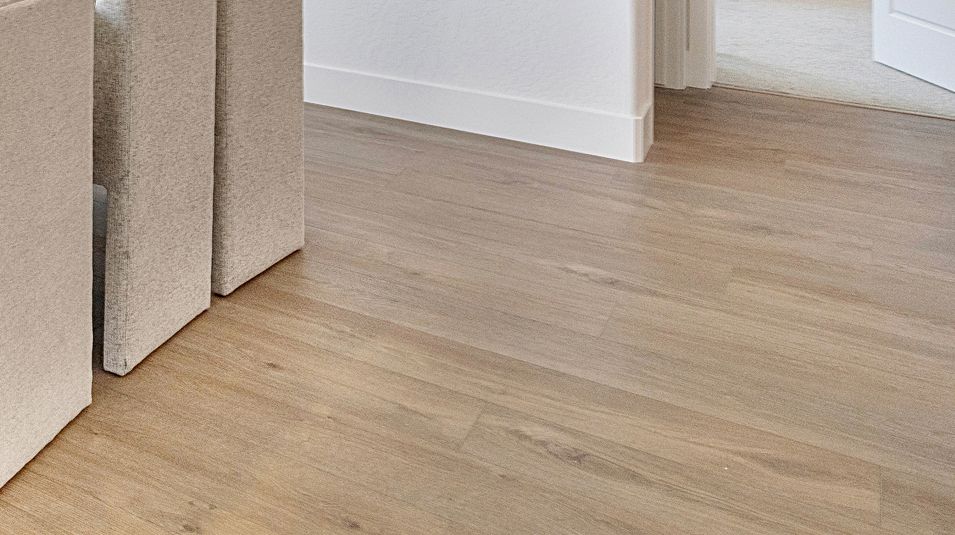 5103 Cheyenne Dining 1of2 F1