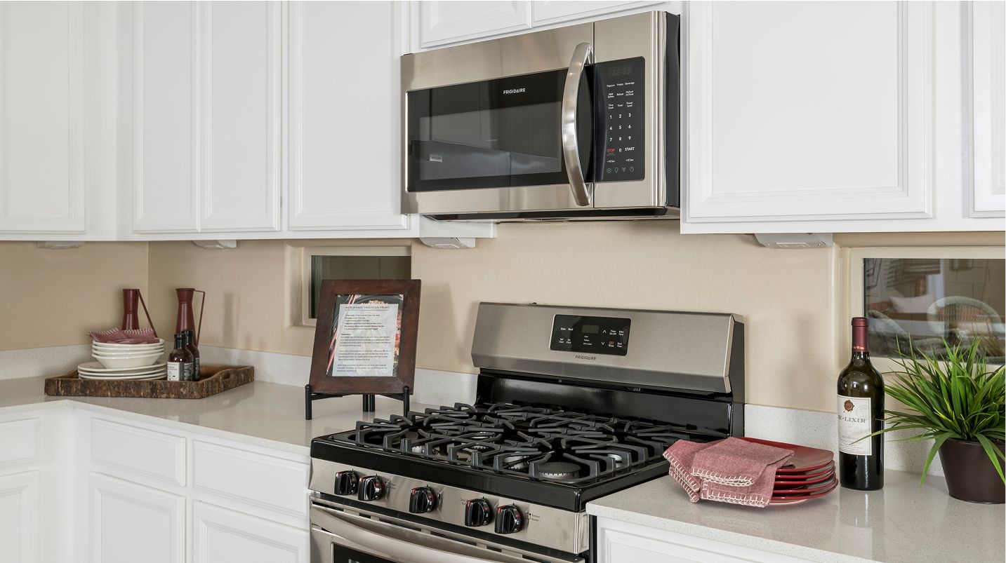 Western Enclave Discovery Barbaro Plan3570 Gas Range Microwave