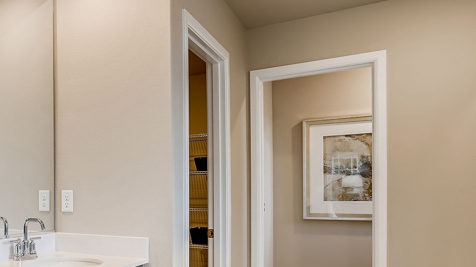 2705 Stevenson3car Owners Suite Bathroom 1of2 F2 Base2