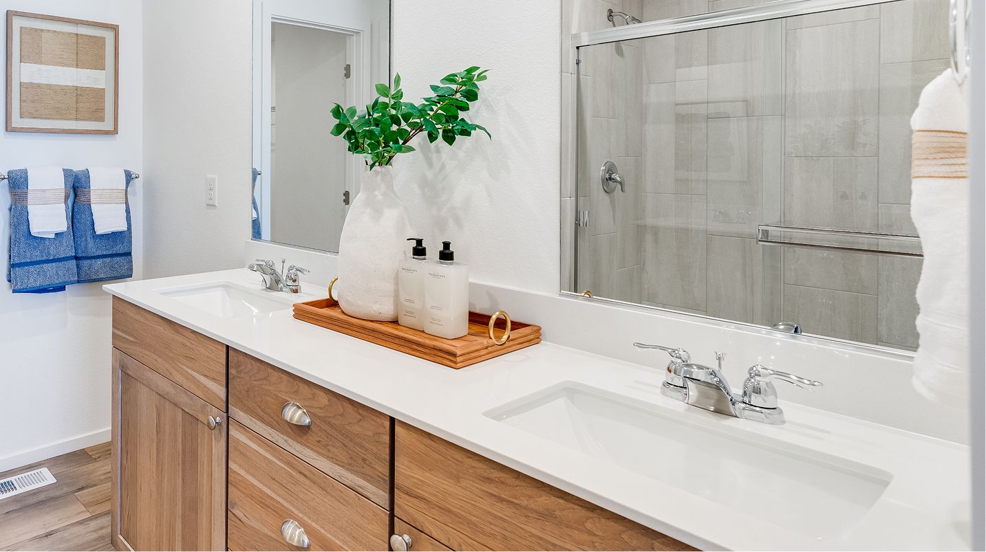 2439 Riesling3 Car Owners Bath F2 Base2