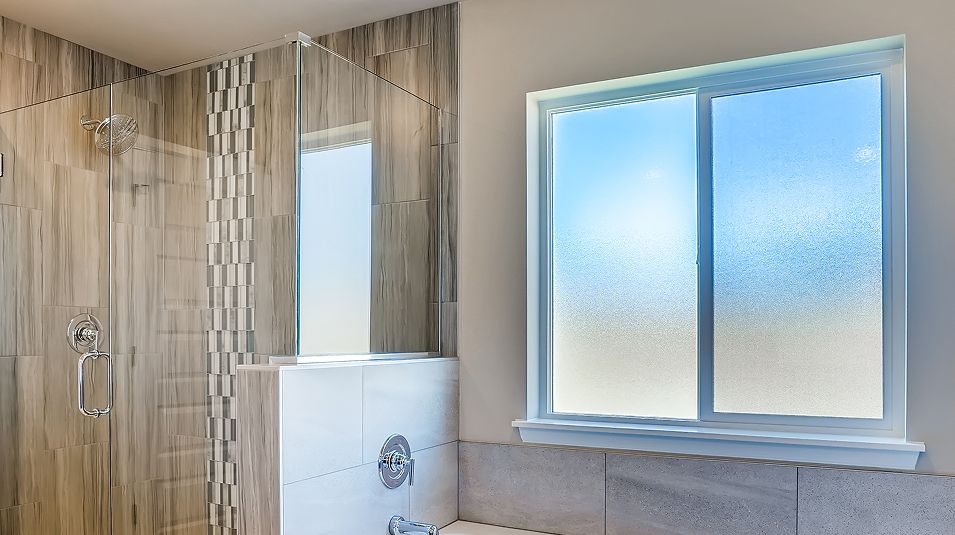 3081 Meridian Owner Bath 2of2 F2 Base2