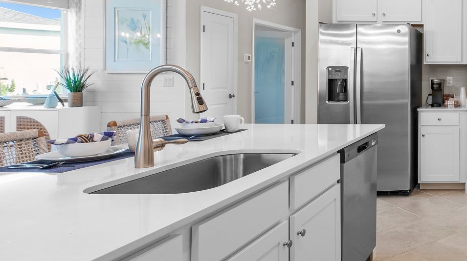 Executive Homes Ibis Landing EI Kitchen Quartz Countertops