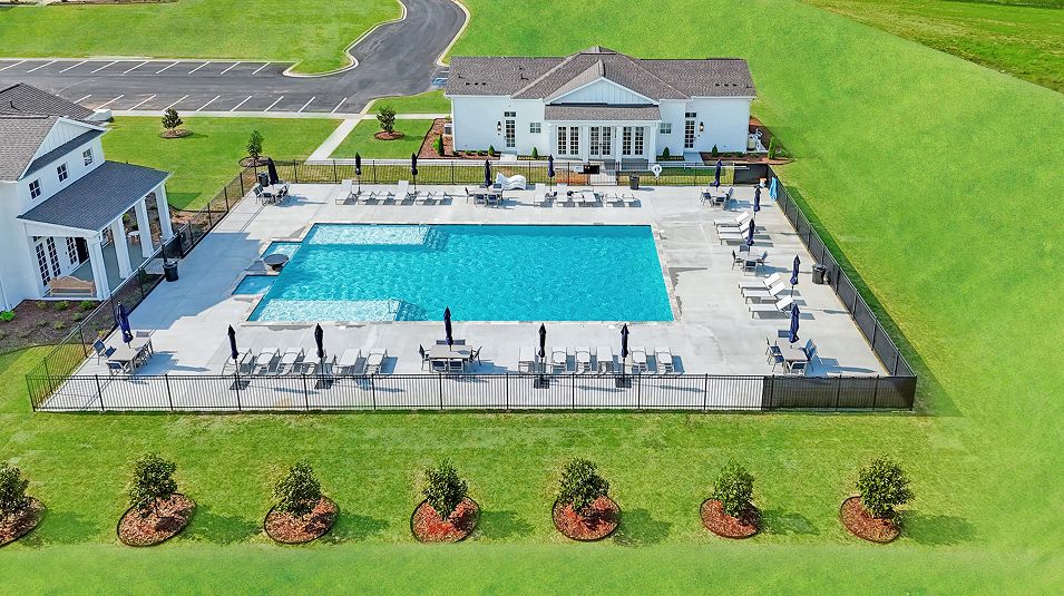 Clift Farm Amenity Clubhouse Pool 5of6
