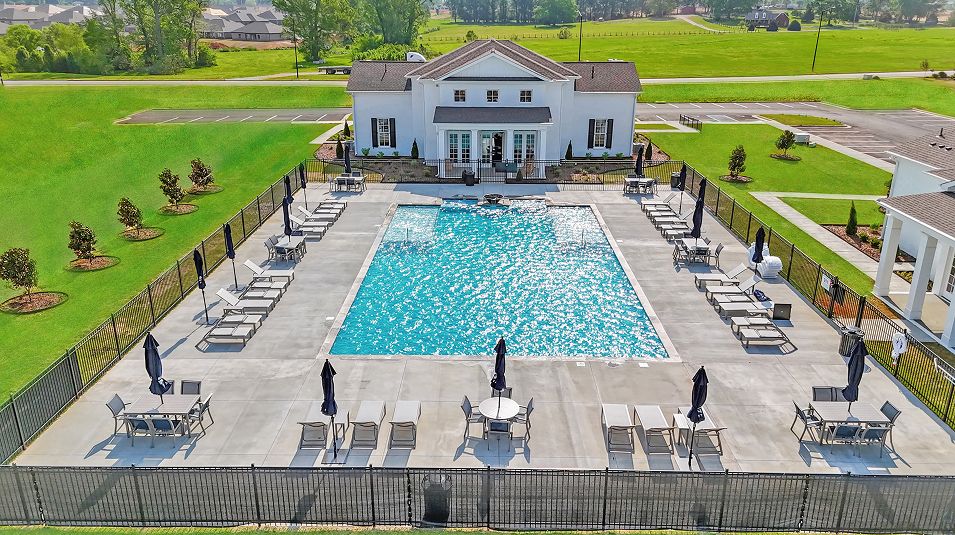 Clift Farm Amenity Clubhouse Pool 4of6