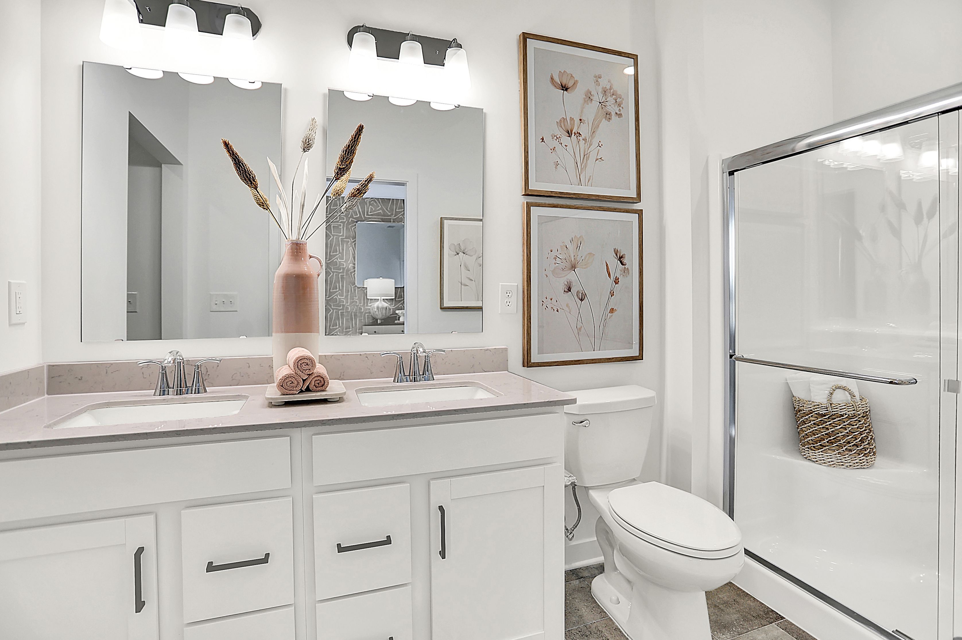 Northern Easton Briarwood Owners Bath 1of2