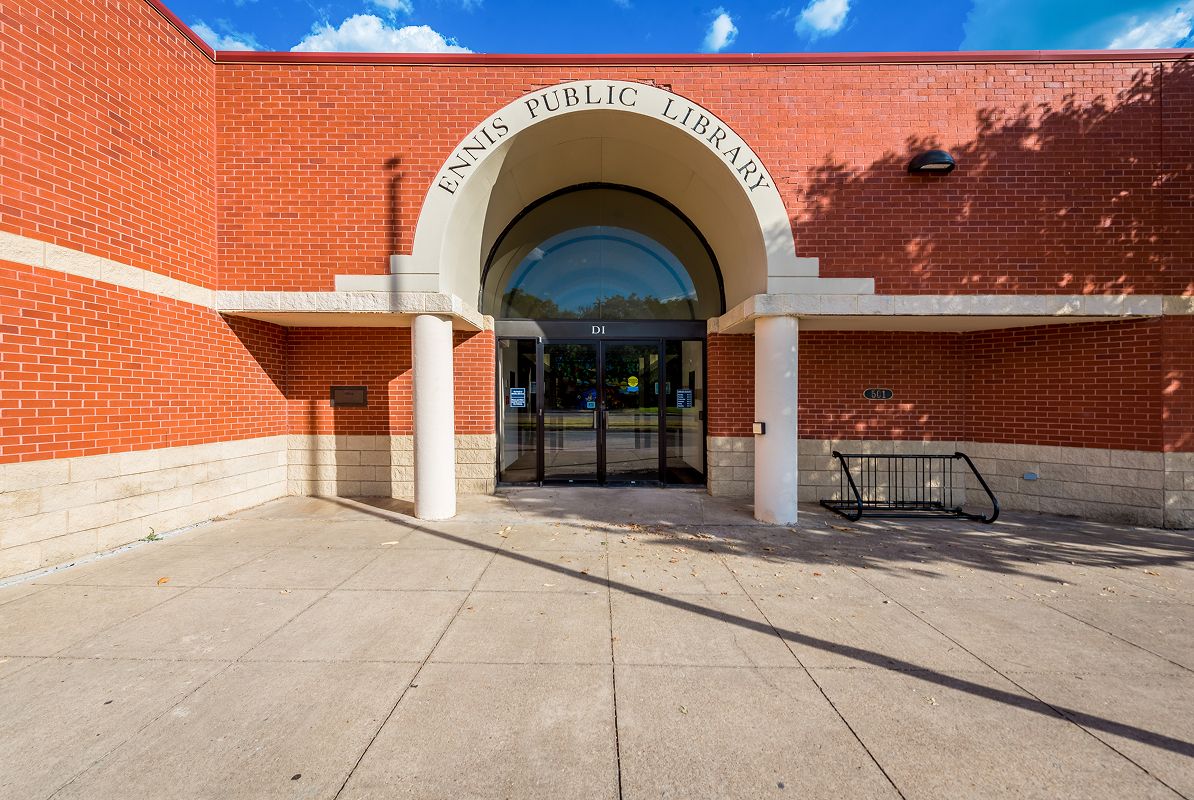 Ennis Public Library