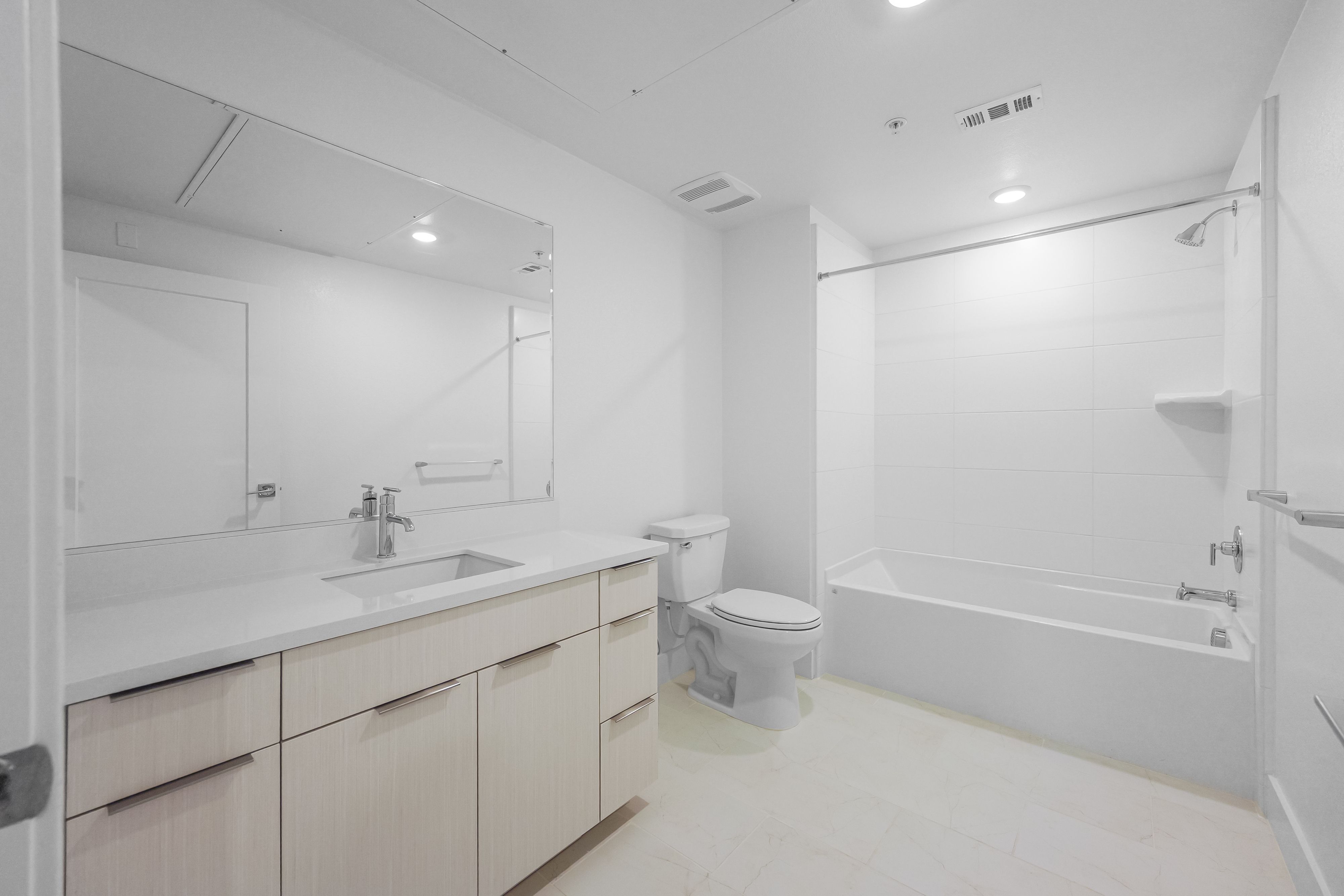 Brant Residence E312 16