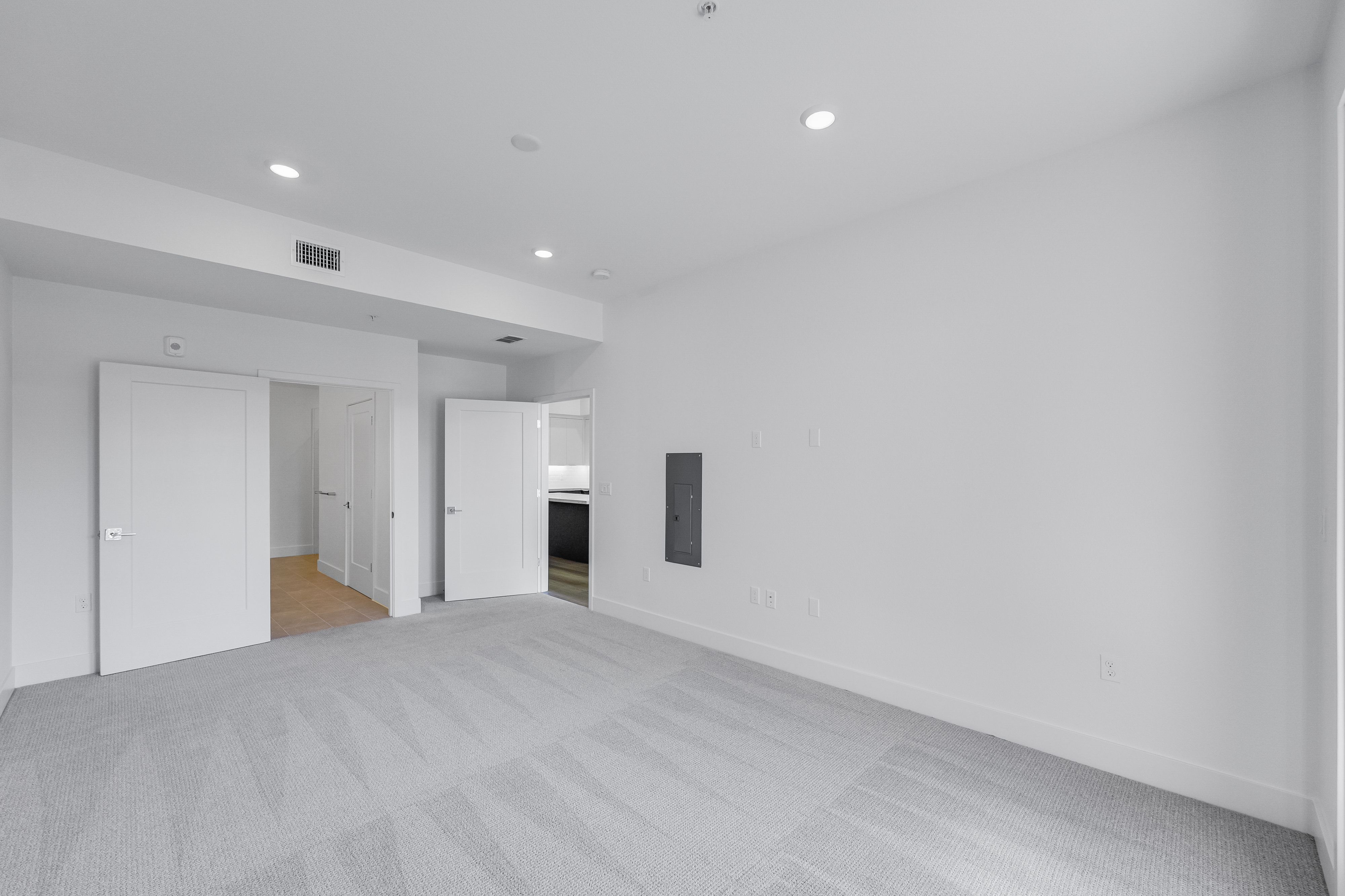 Brant Residence E215 4