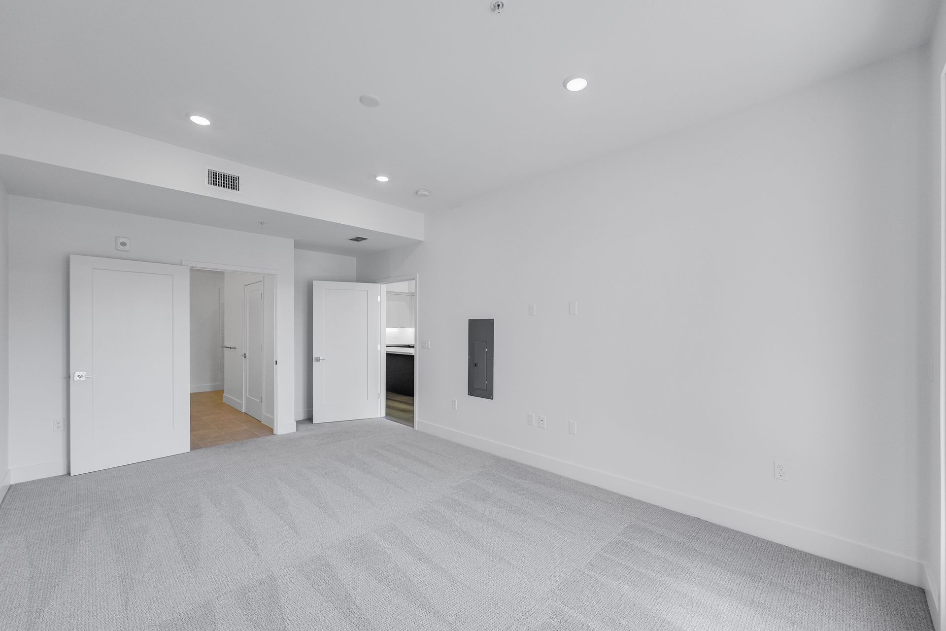 Brant Residence E215 4