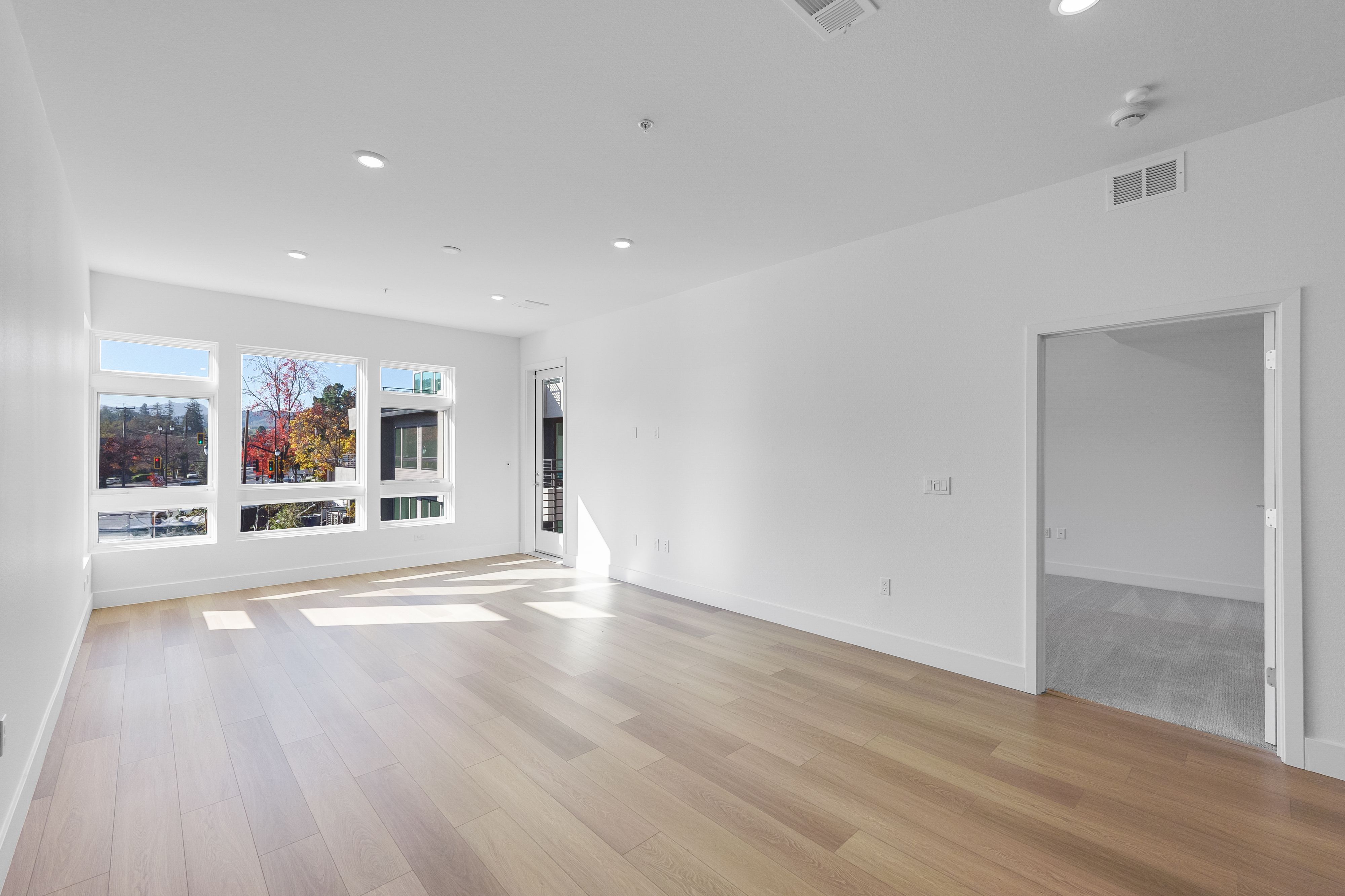 Brant Residence E215 8
