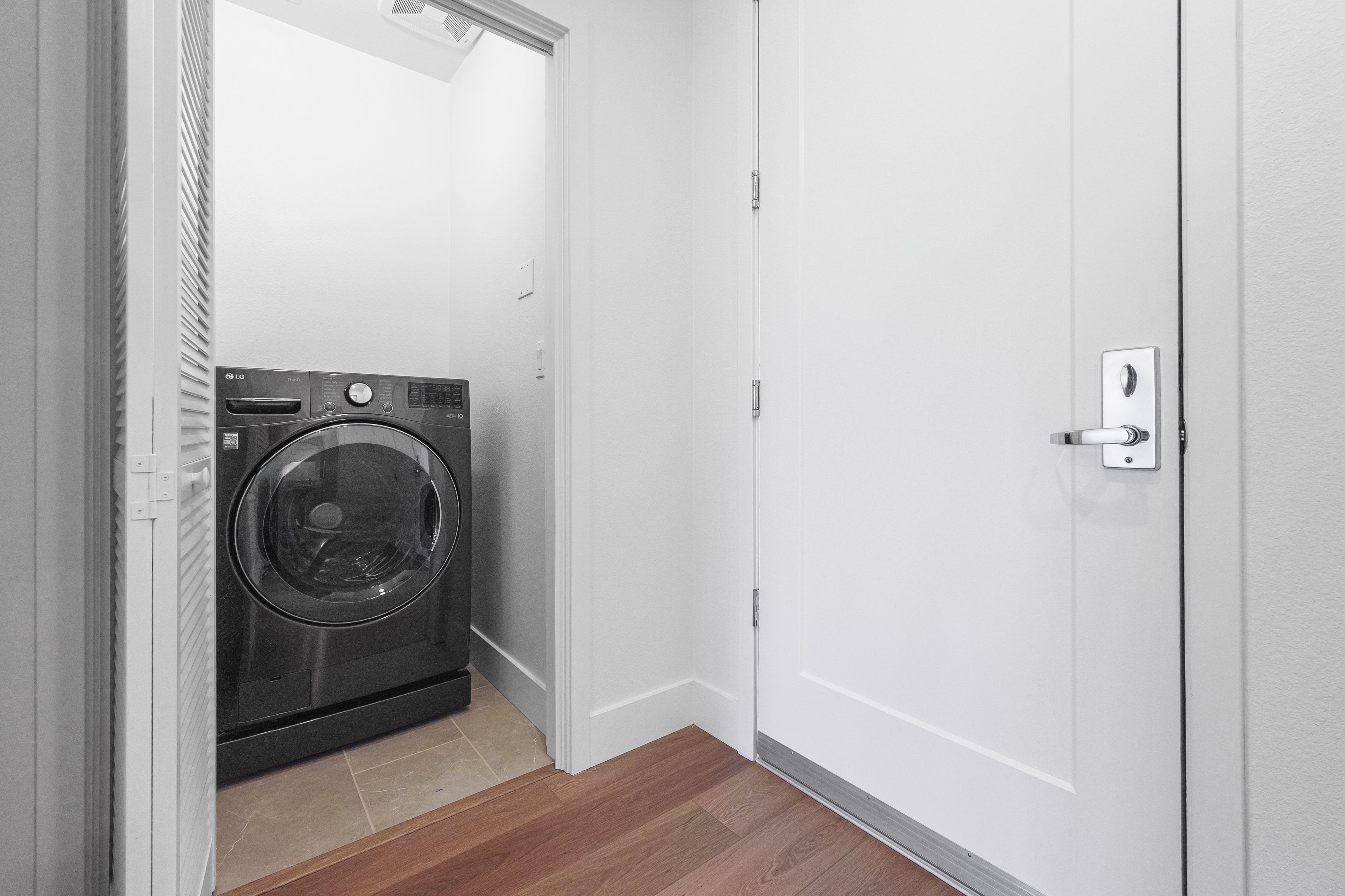 Brant Residence E215 17