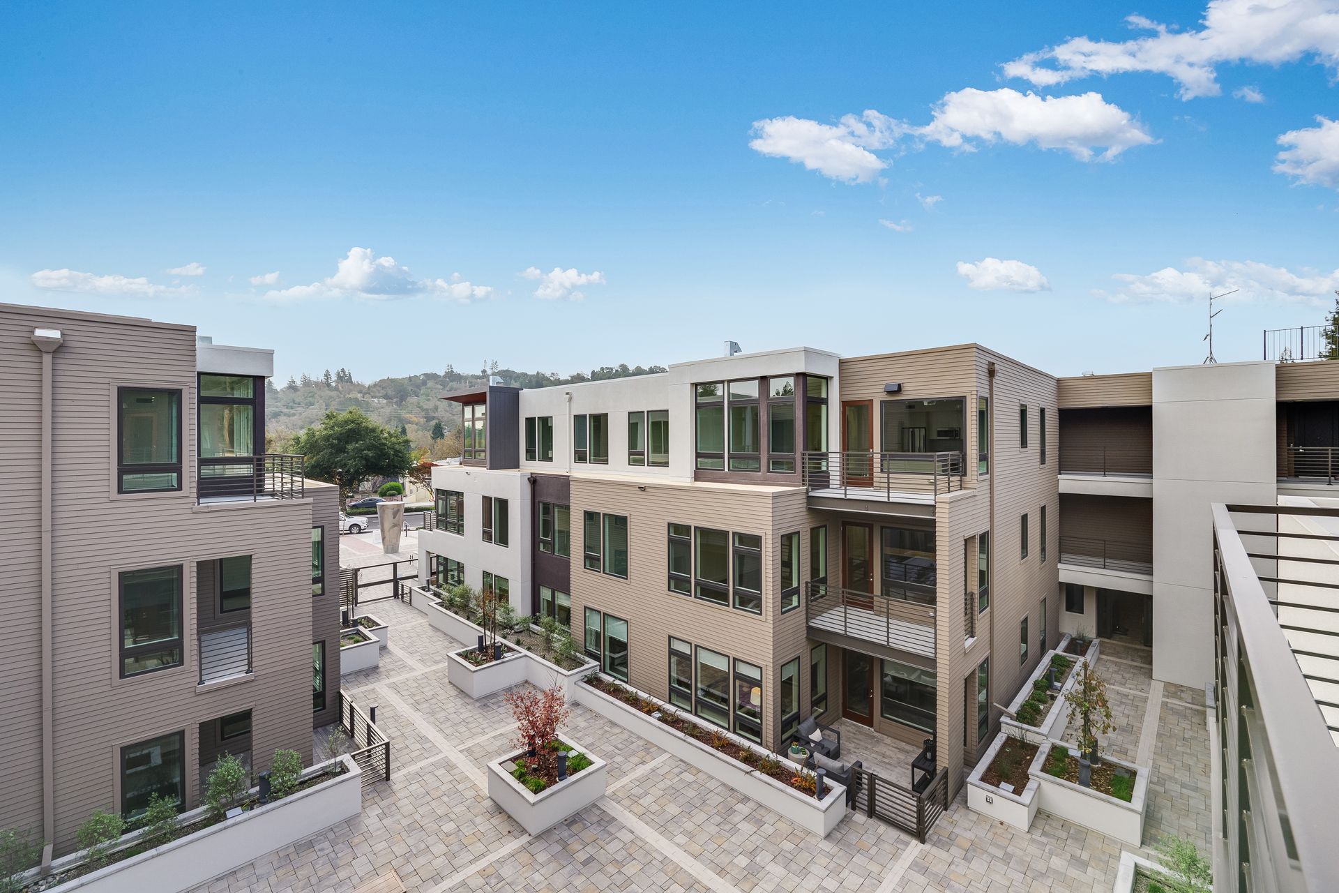 Brant Residence E215 2