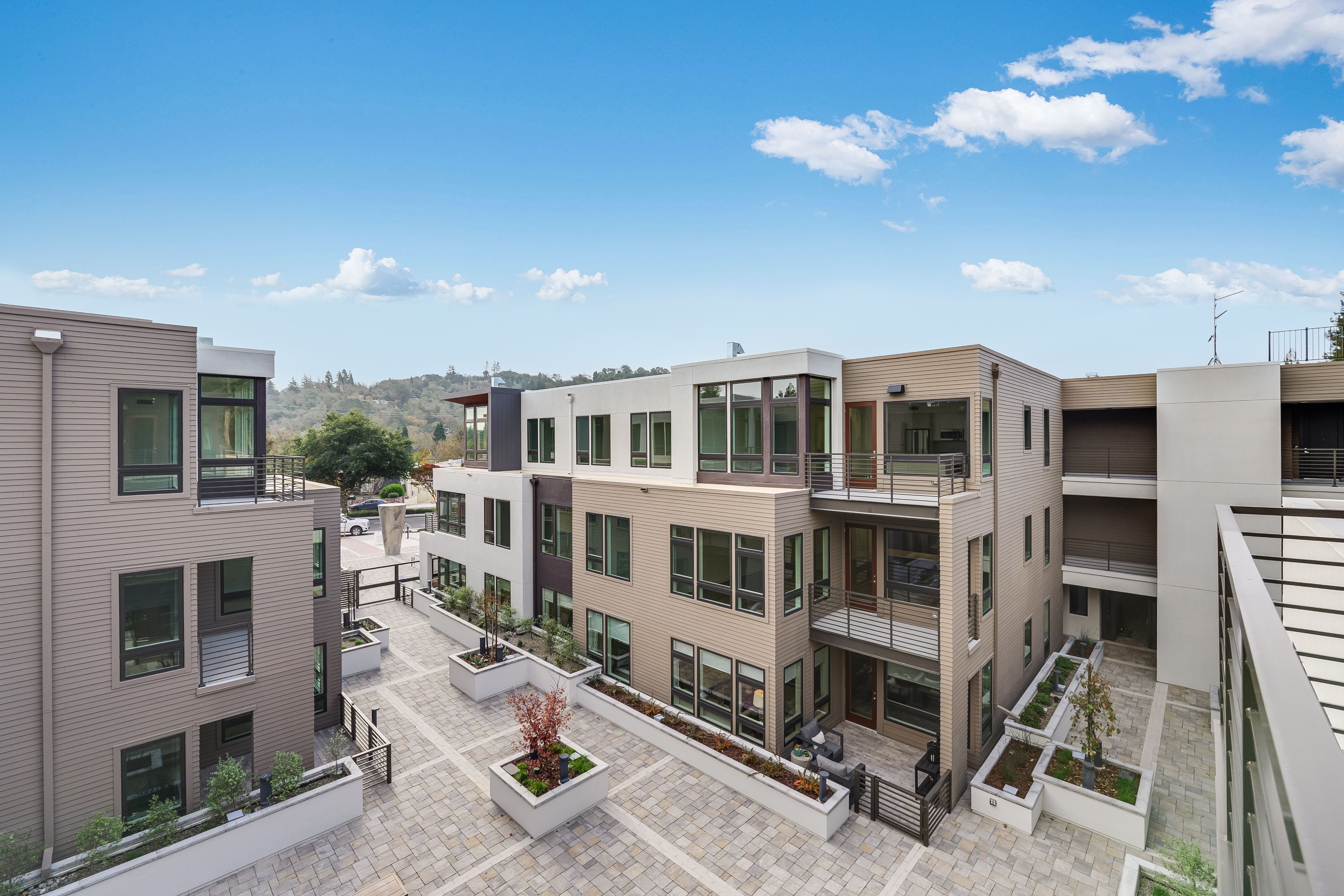Brant Residence E215 2