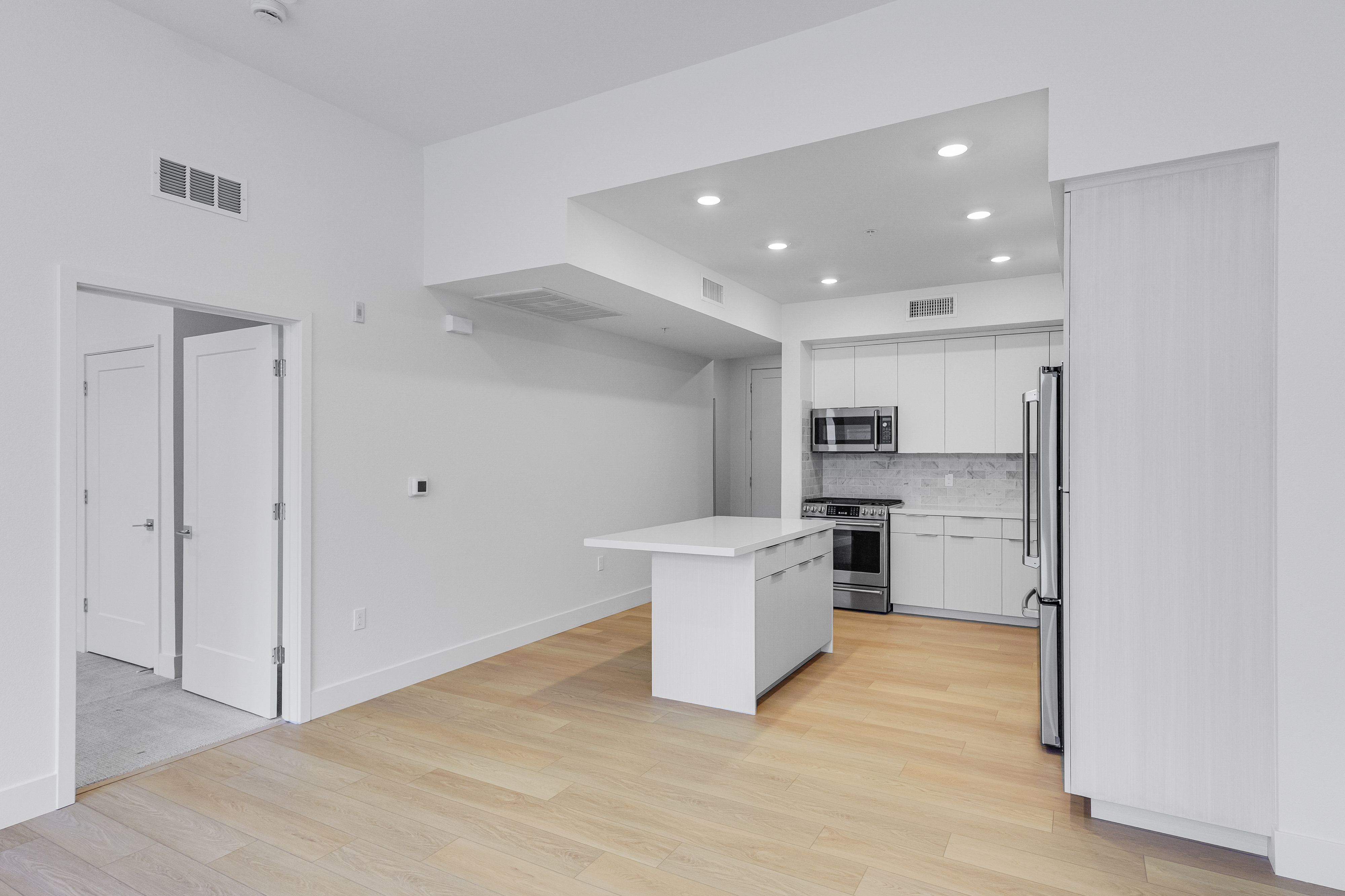 Brant Residence E313 8