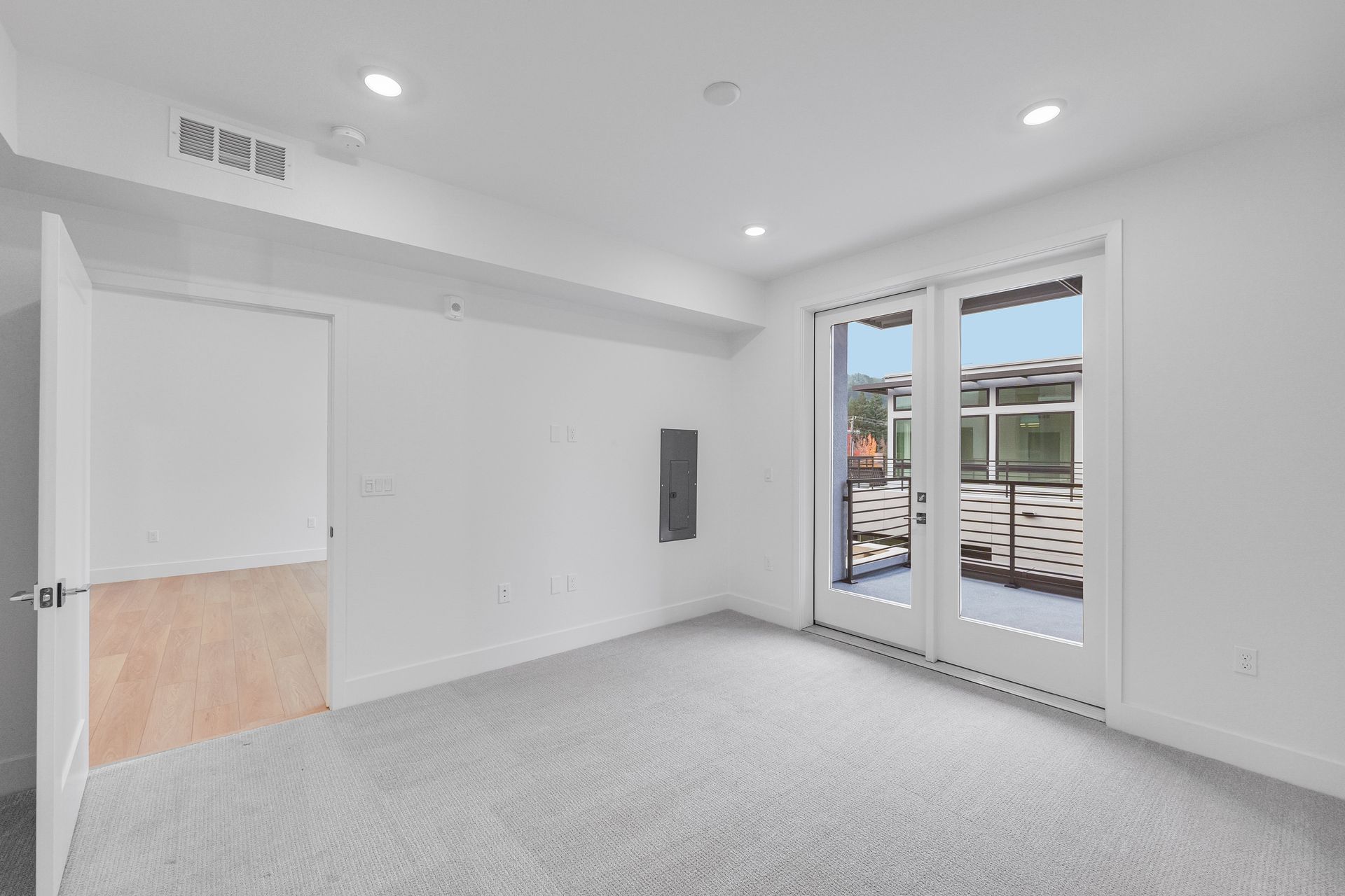Brant Residence E313 3