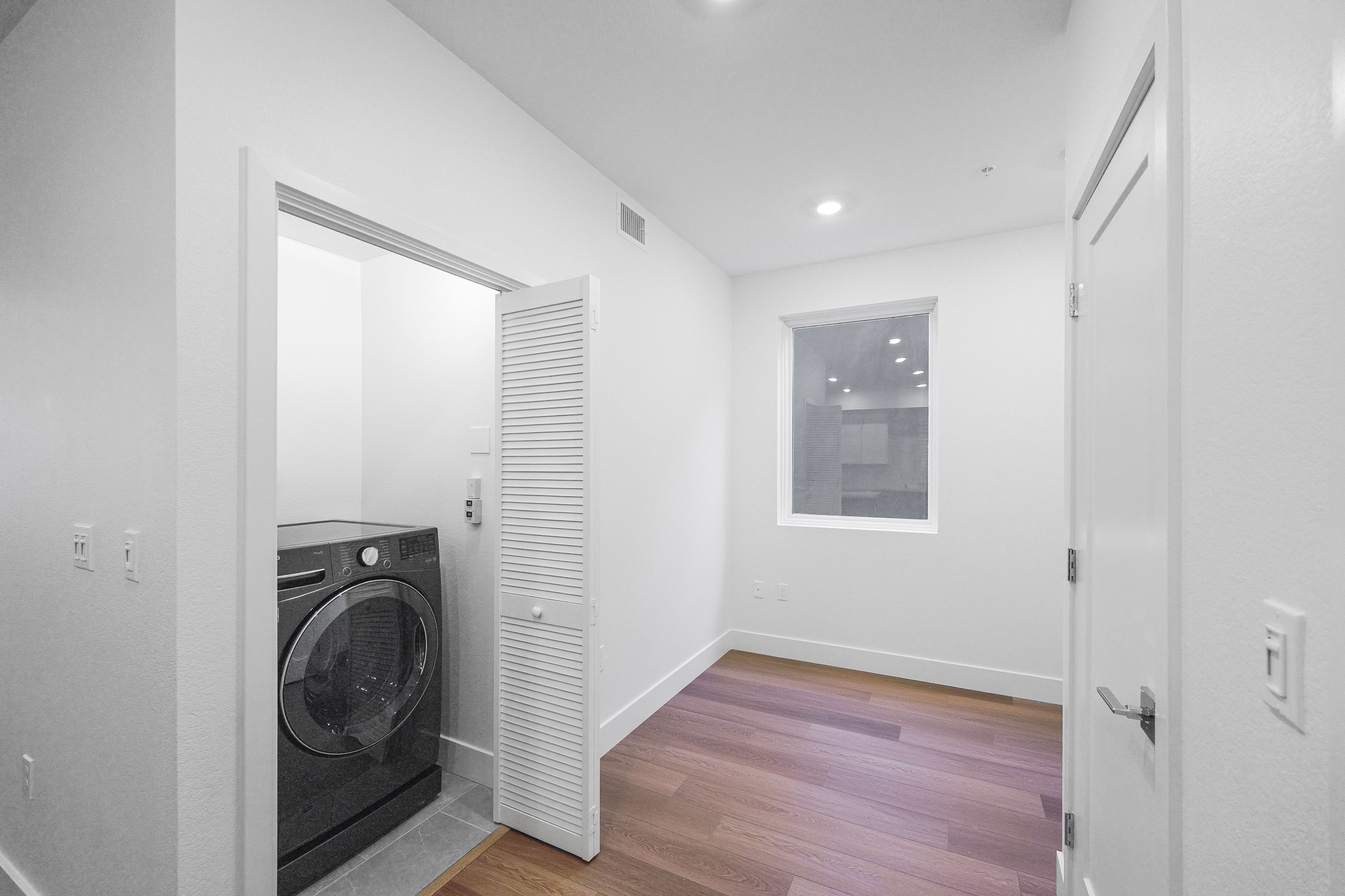 Brant Residence E110 17