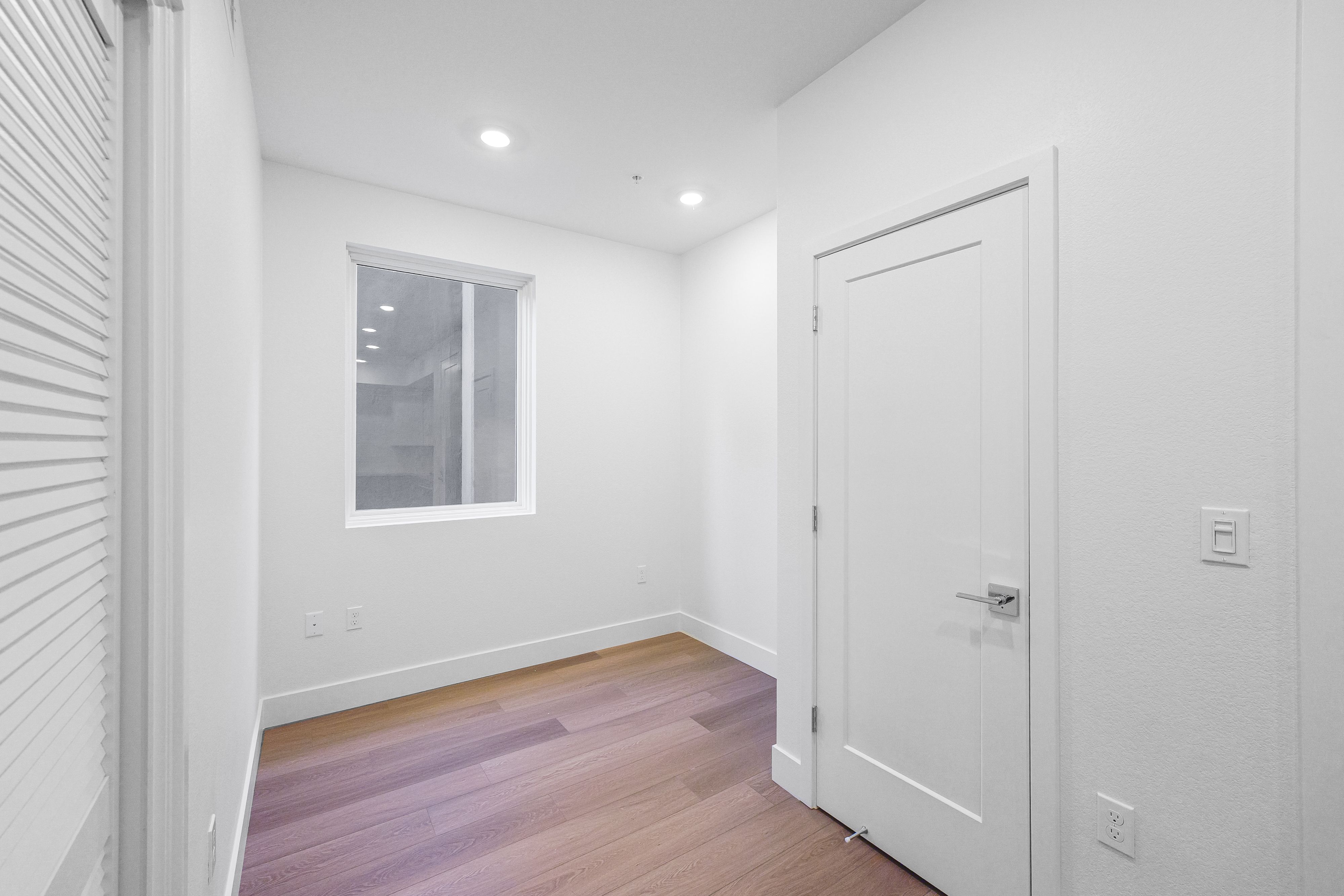 Brant Residence E110 14