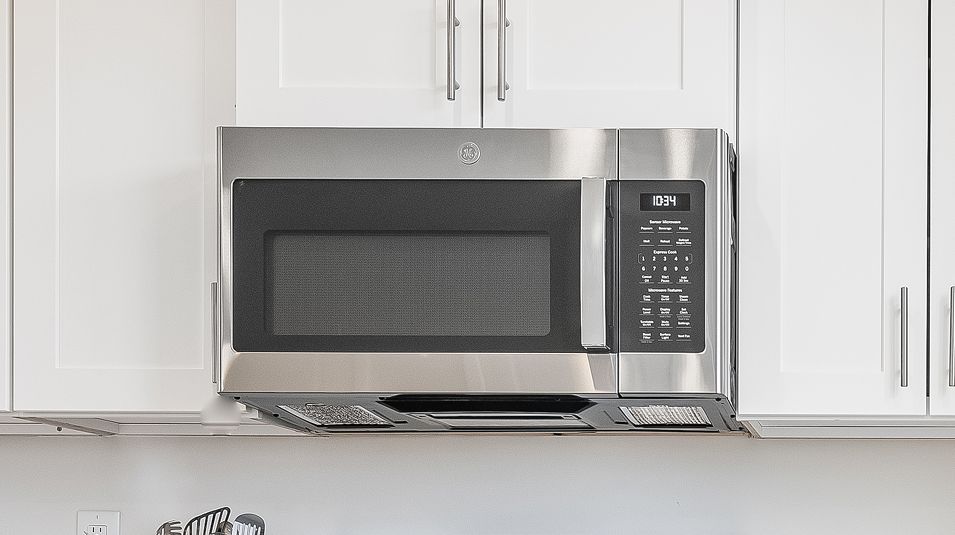 2428 Pershing Kitchen 7of7 F2