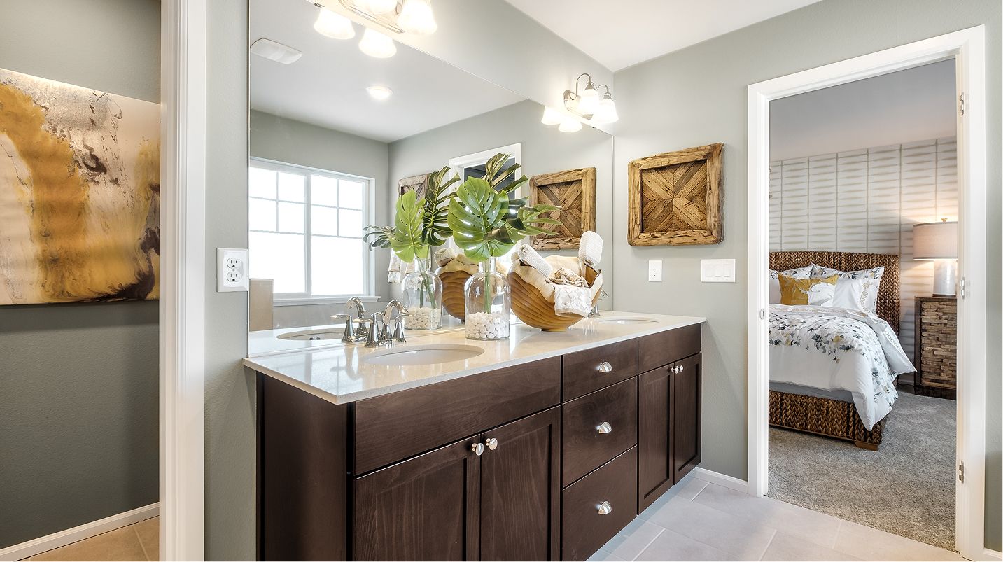 Autumn Vista 2560 Aspen Owners Bath F2