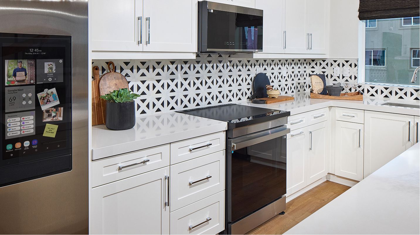 Lavender The Trails Res5 Kitchen 3of4 F2