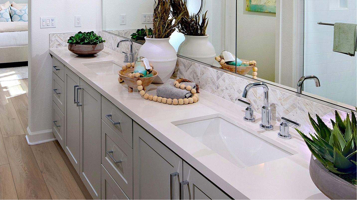 Lilac Junipers Res3 Owners Bath